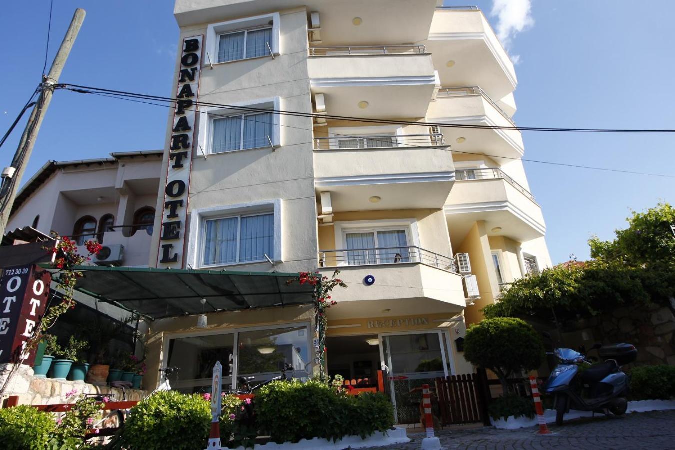 Bonapart Hotel Кешме Экстерьер фото
