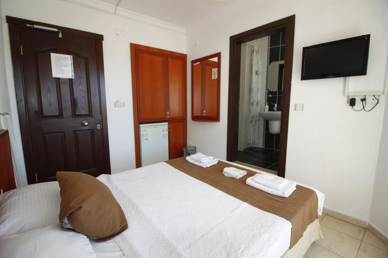 Bonapart Hotel Кешме Экстерьер фото
