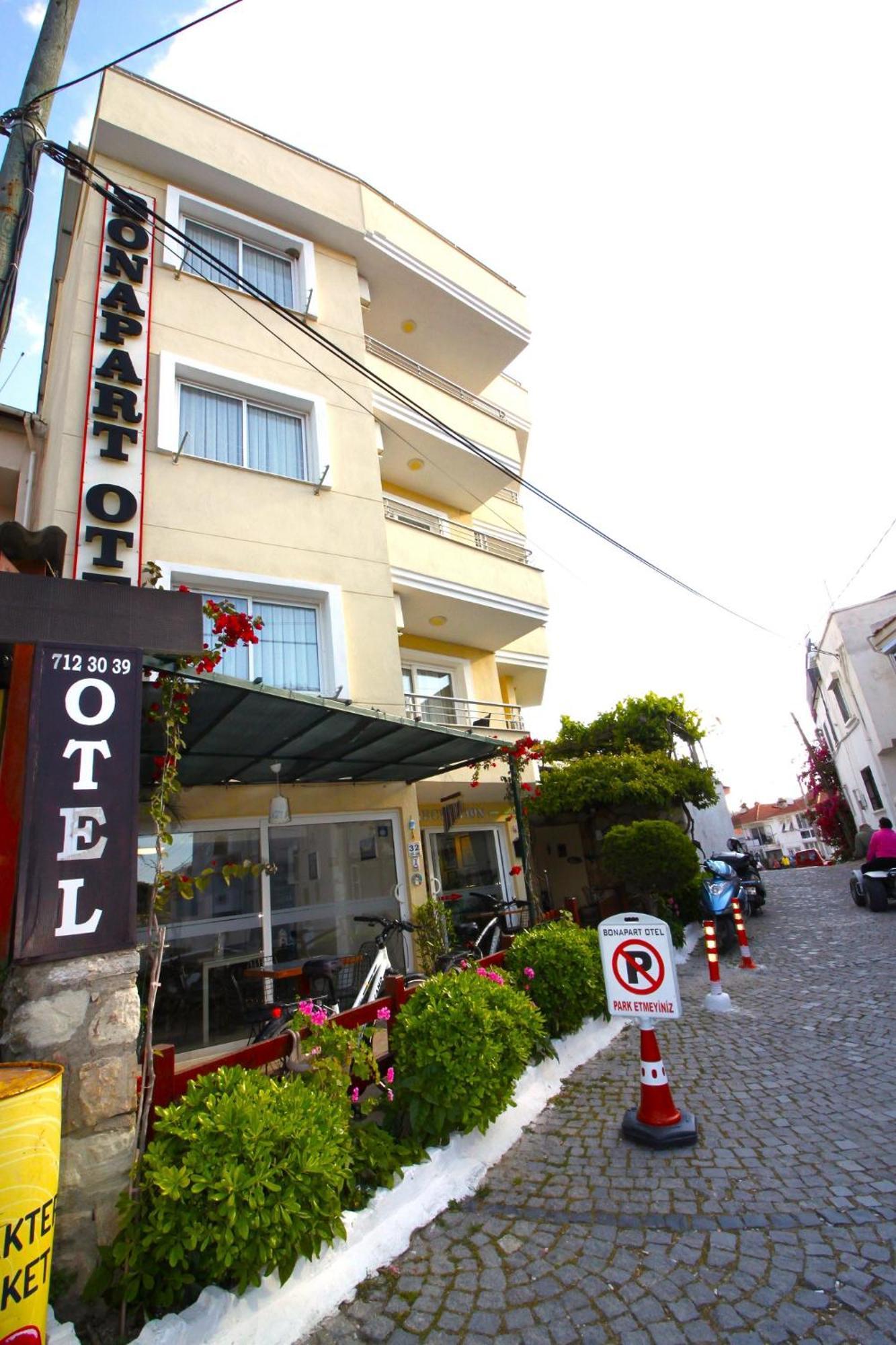 Bonapart Hotel Кешме Экстерьер фото