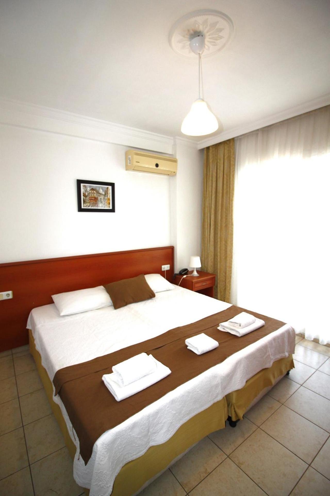 Bonapart Hotel Кешме Экстерьер фото